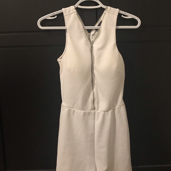 Short White Zip-Up Romper RUNS SMALL - Picture 1 of 6